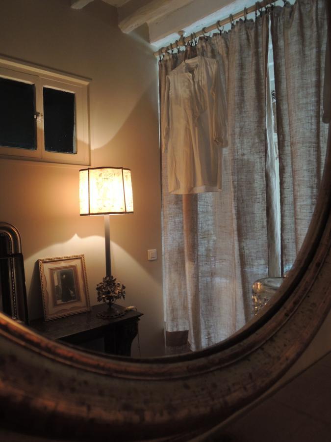 Maison D'Hotes "Les Volets Verts" Et Sa Brocante Ecueille エクステリア 写真